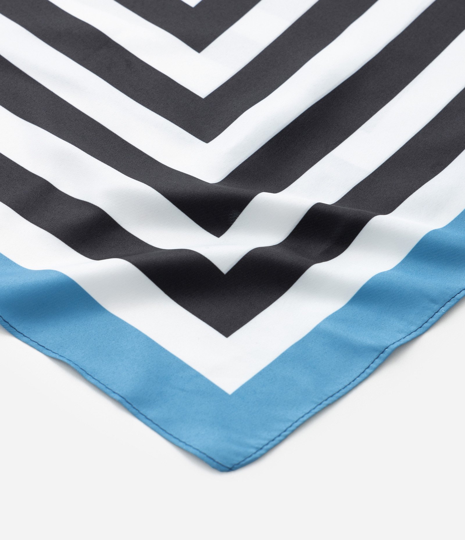 Lenço Quadrado Acetinado Estampa Abstrata Curve e Plus Size Azul 2