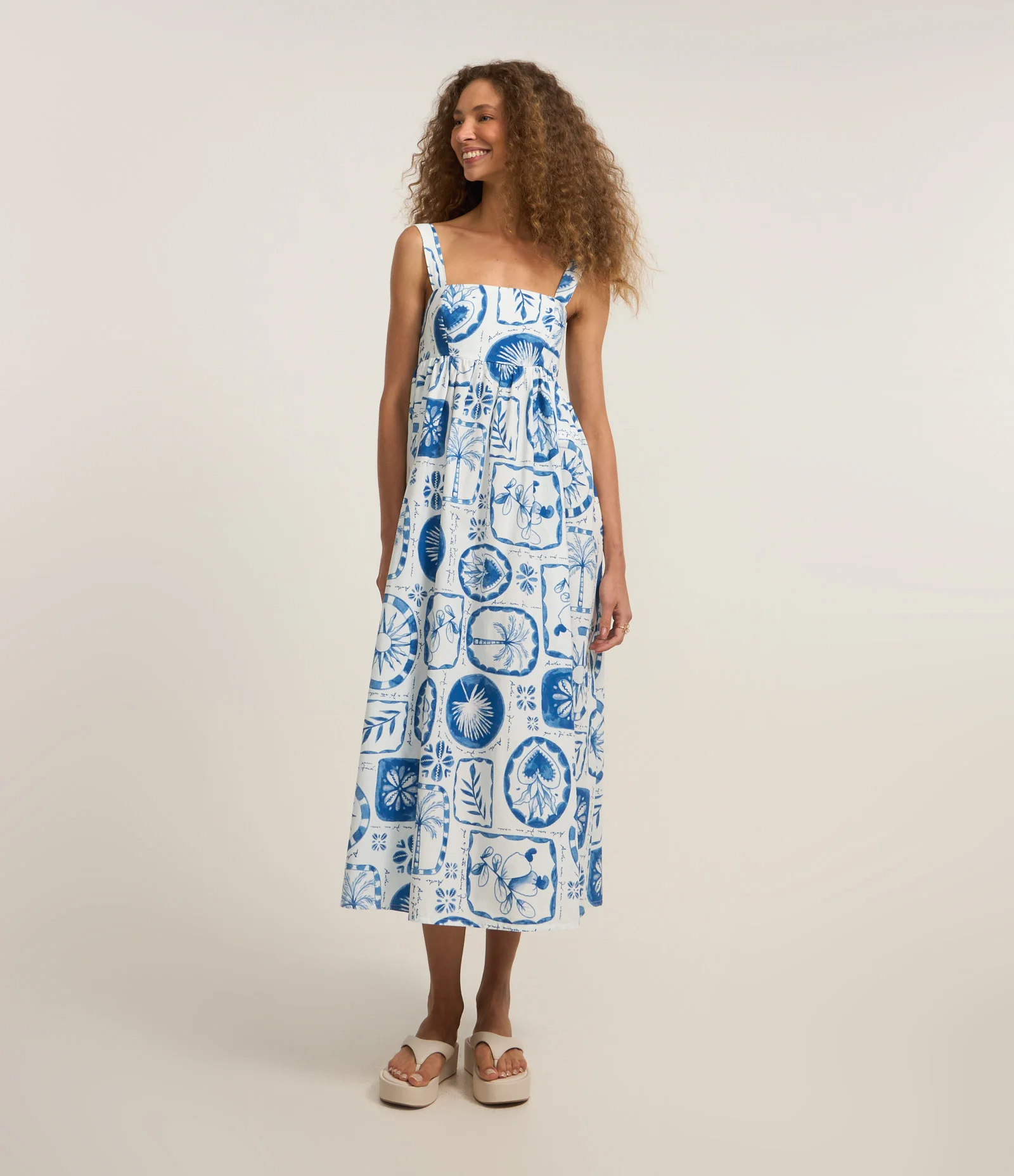 Vestido New Midi em Tricoline Estampado Andar com Fé Gilberto Gil Branco/Azul 1