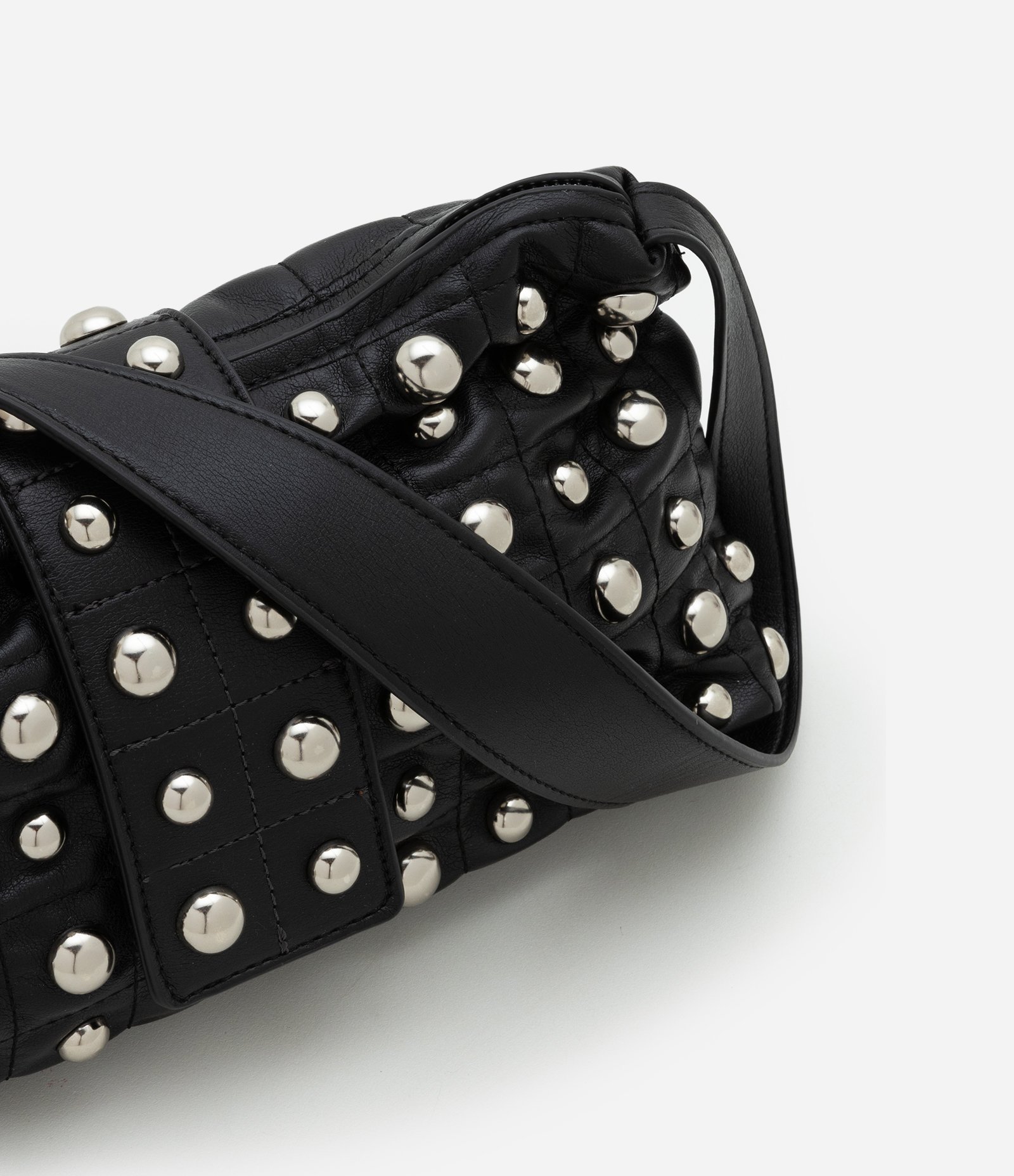 Bolsa Baguete Média em PU com Lapela Frontal e Aplicação de Studs Frontais Preto 5