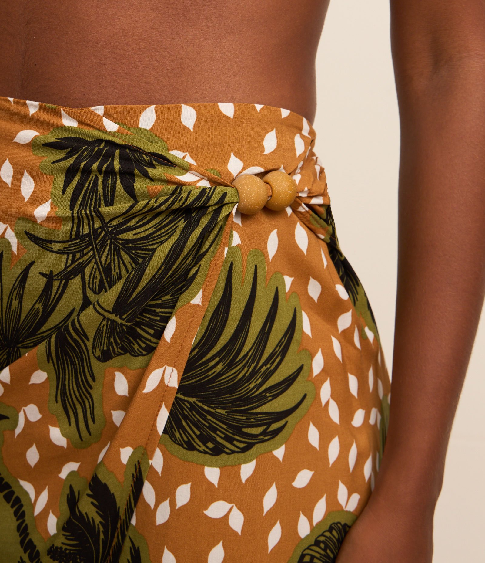 Saída de Praia Saia em Viscose com Estampa de Coqueiros e Aviamentos Laranja/Verde 4