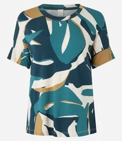 Blusa Manga Curta em Viscose Estampa Folhagem