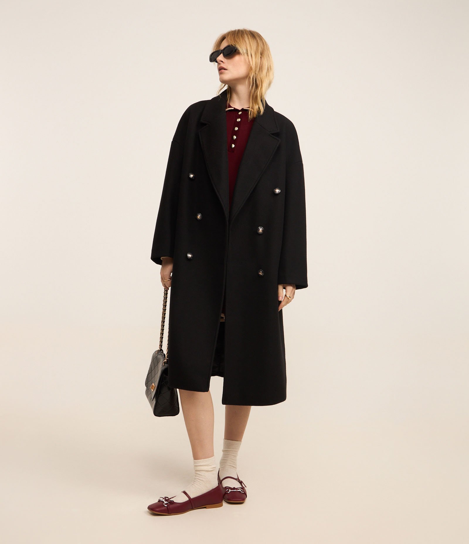Casaco Oversized em Polivelour com Transpasse com Botões Preto 1