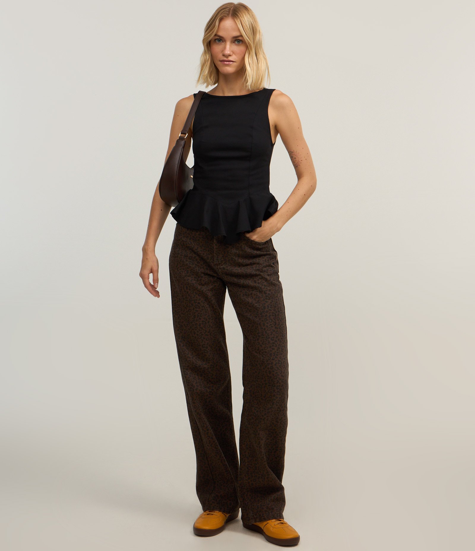 Blusa Peplum em Bengaline Sem Mangas Preto 2