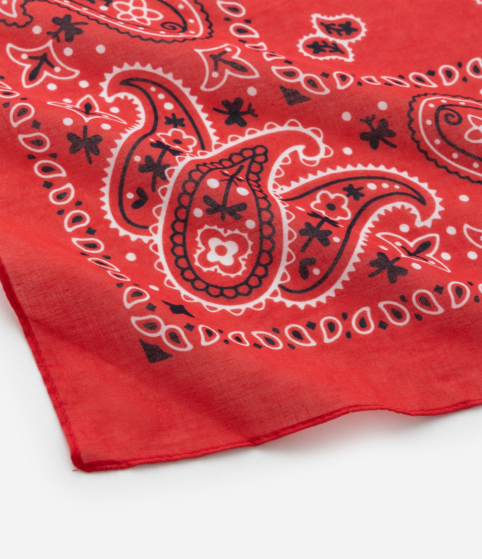 Lenço Quadrado em Flanela com Estampa Paisley Vermelho 2