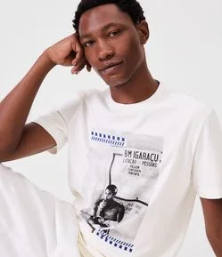 Camiseta em Algodão com Estampa Por Mim Por Deus Gilberto Gil