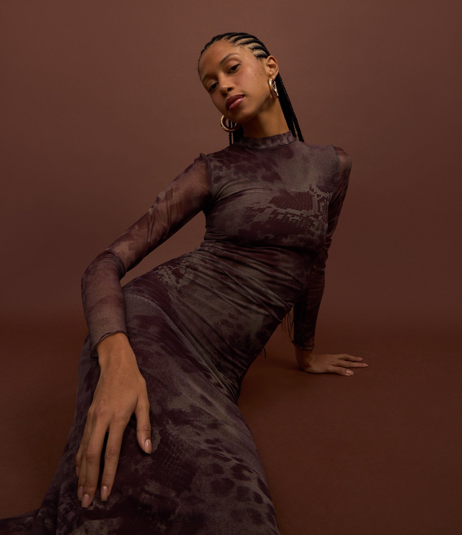 Vestido em Tule com Estampa Abstrata e Manga Longa Cinza 4