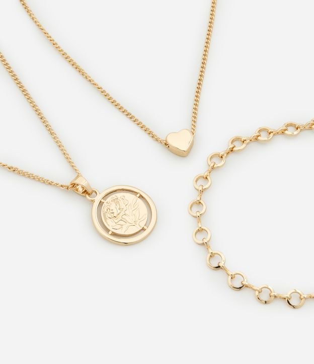 Colar Camadas em Metal com Pingentes Diversos