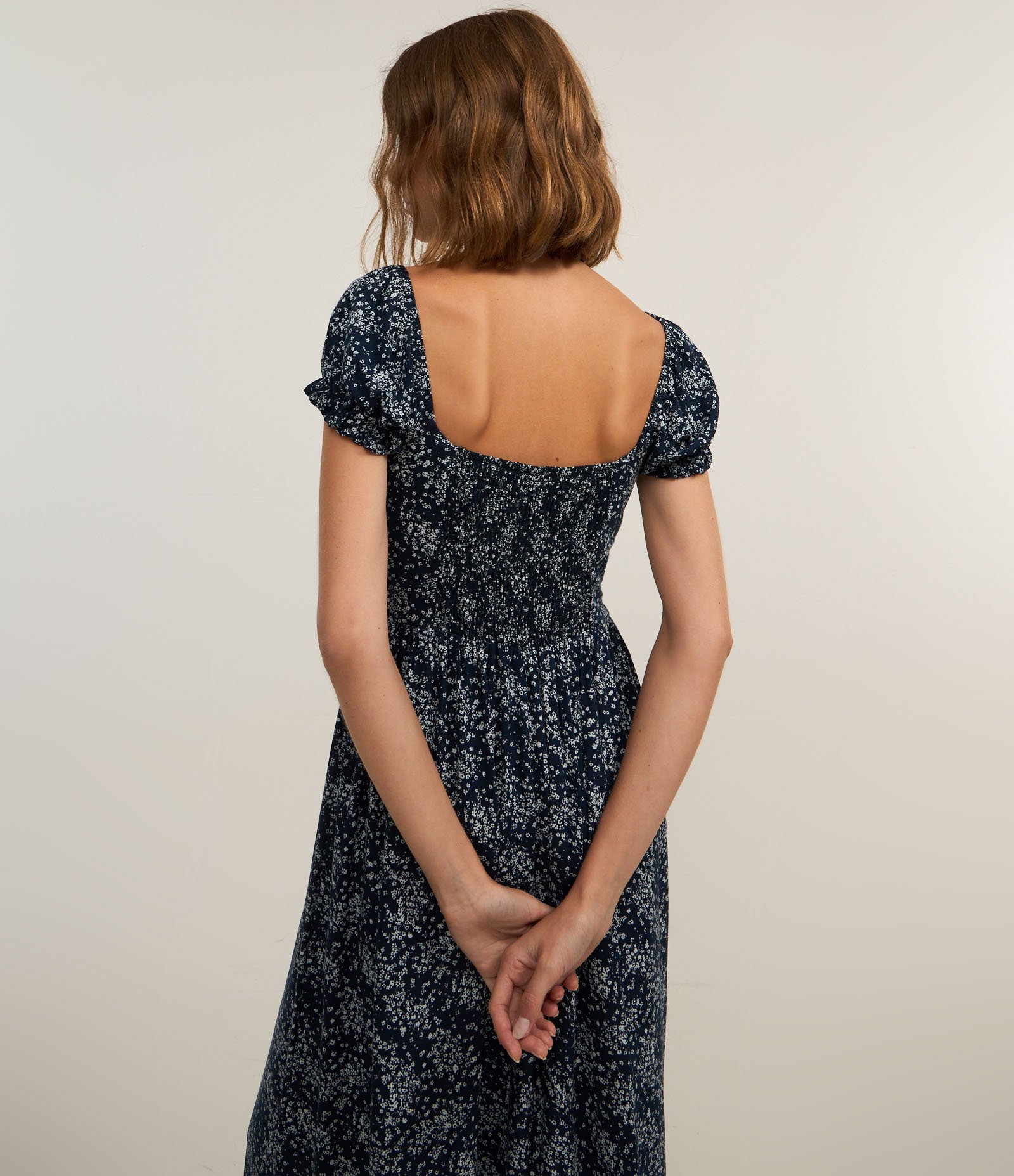 Vestido Midi em Viscose com Lastex e Estampa Floral Liberty Azul Marinho 4