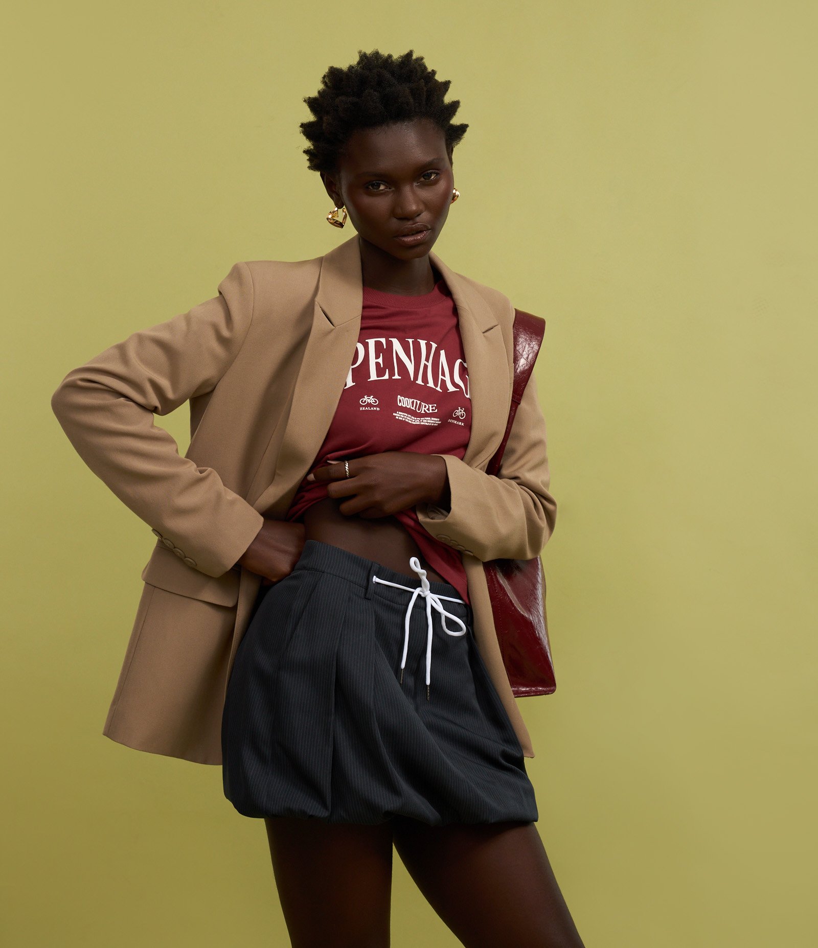 Saia Balonê em Alfaiataria Xadrez Pied-de-poule com Amarração no Cós Preto 7