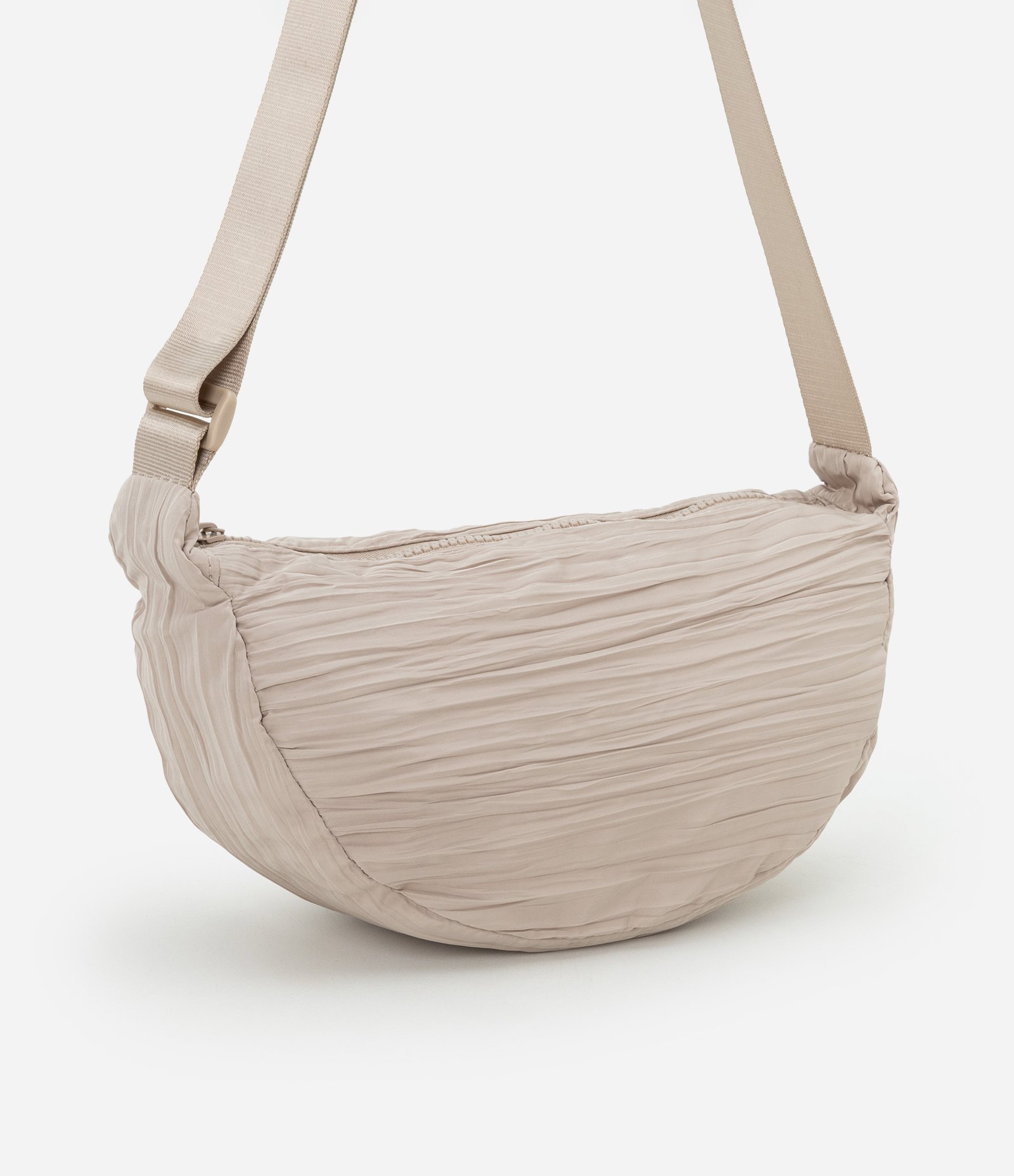 Bolsa Média com Textura Drapeada e Formato Meia Lua Bege 1