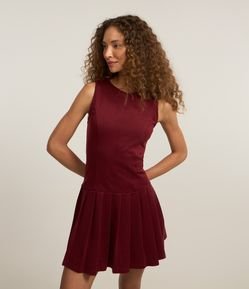 Vestido Curto Godê em Ponto Roma com Saia de Pregas