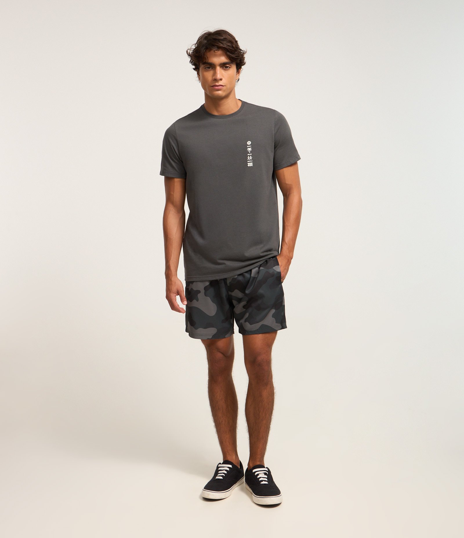 Bermuda em Microfibra com Estampa Camuflada Marrom/Verde 1