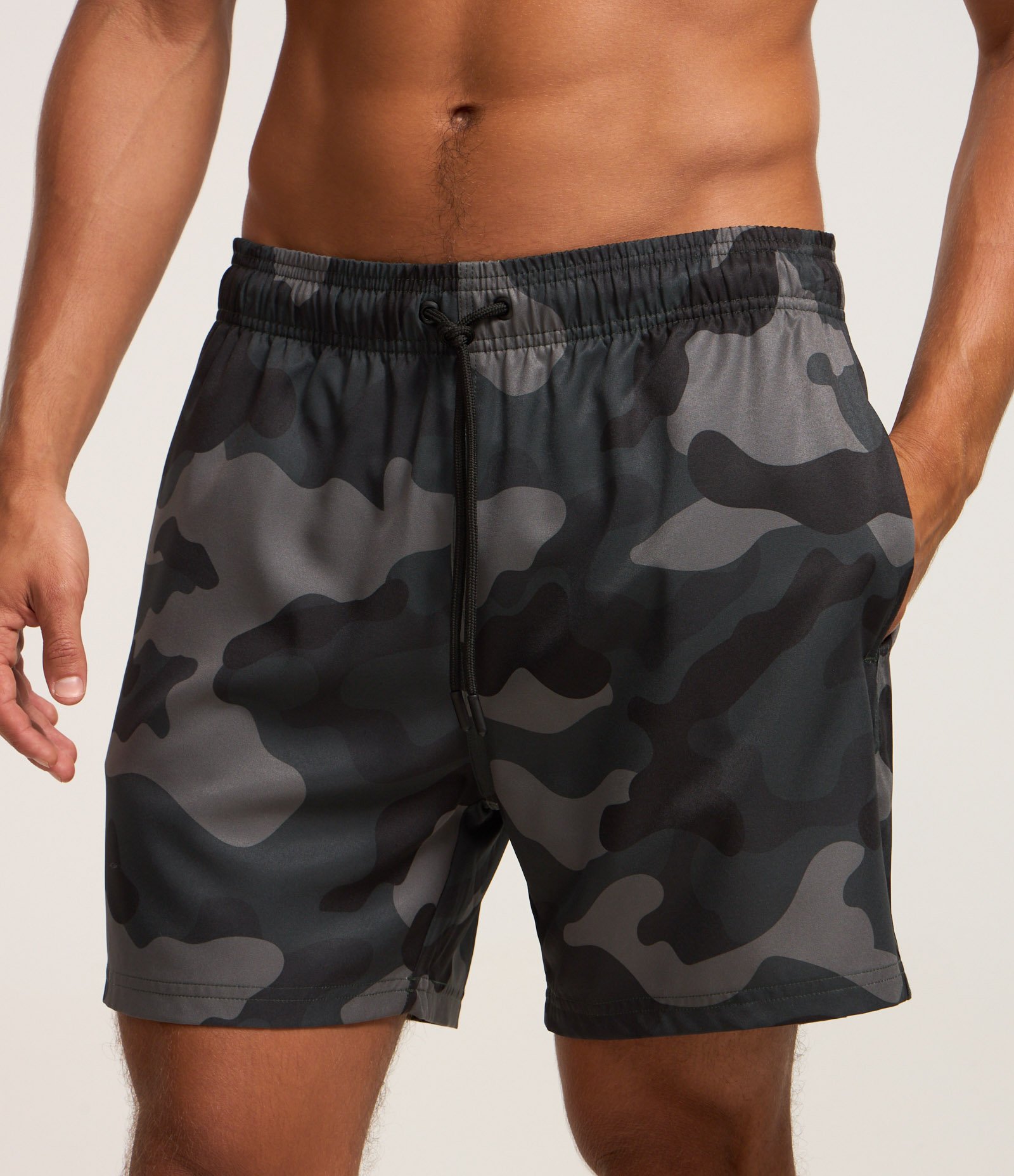 Bermuda em Microfibra com Estampa Camuflada Marrom/Verde 2