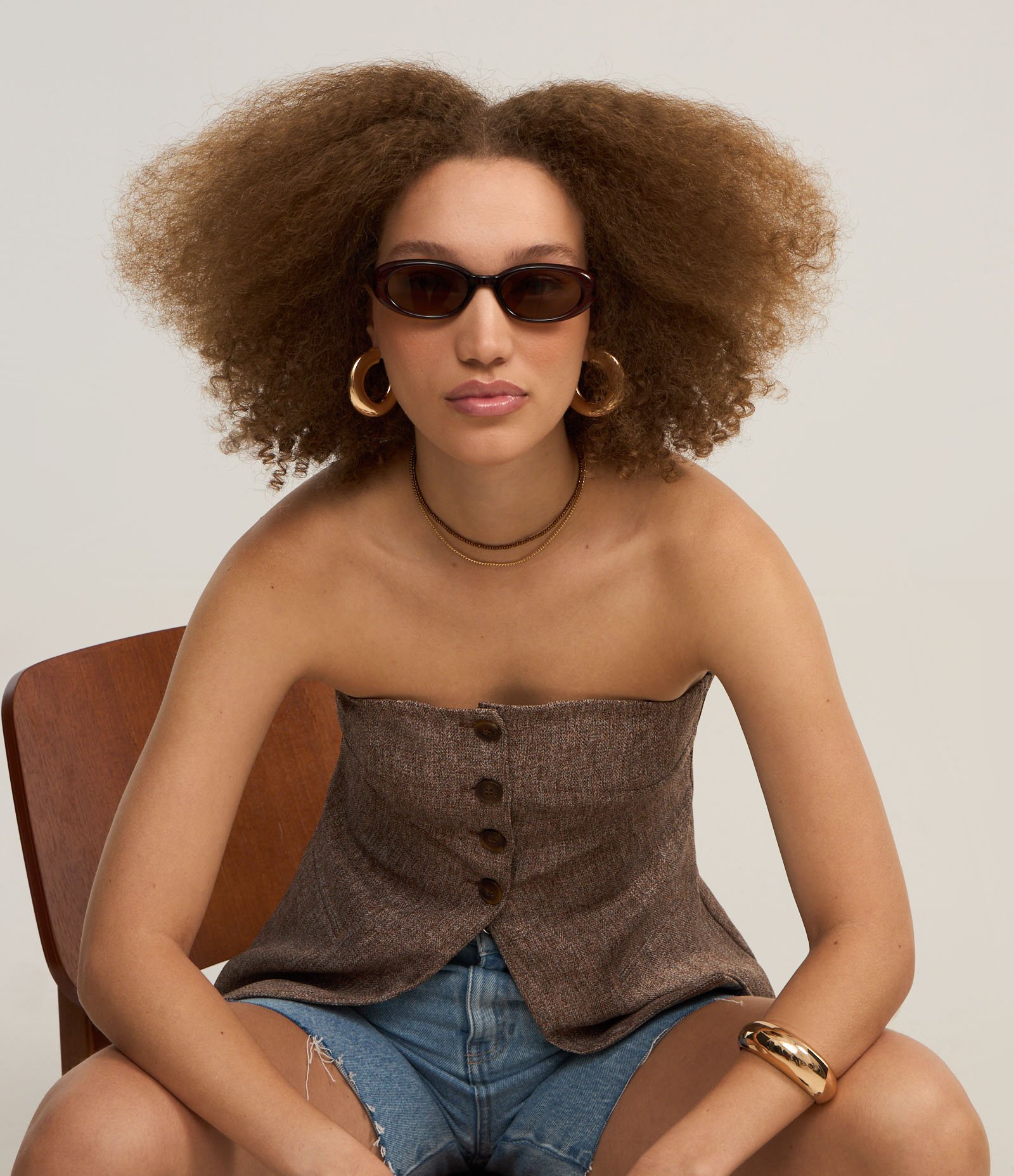 Colete Alongado Alfaiataria Tomara que Caia com Botões Marrom 1