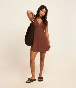 Saída de Praia Vestido Sem Manga em Crepe