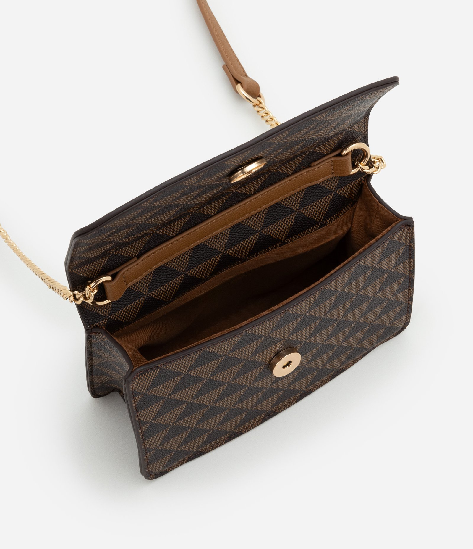 Bolsa Transversal Pequena Estampa Triangular e Alça de Corrente Marrom 4