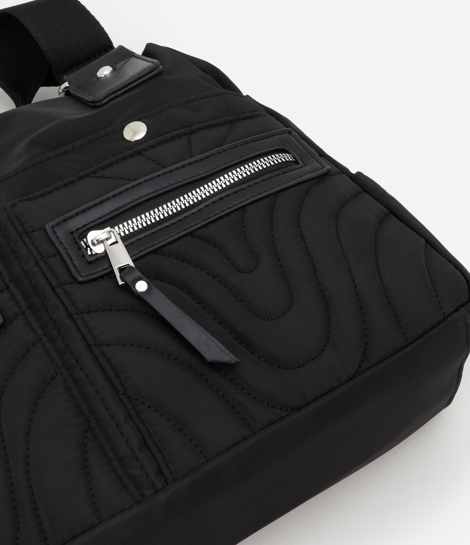 Bolsa Média Satchel com Textura em Matelassê Preto 4