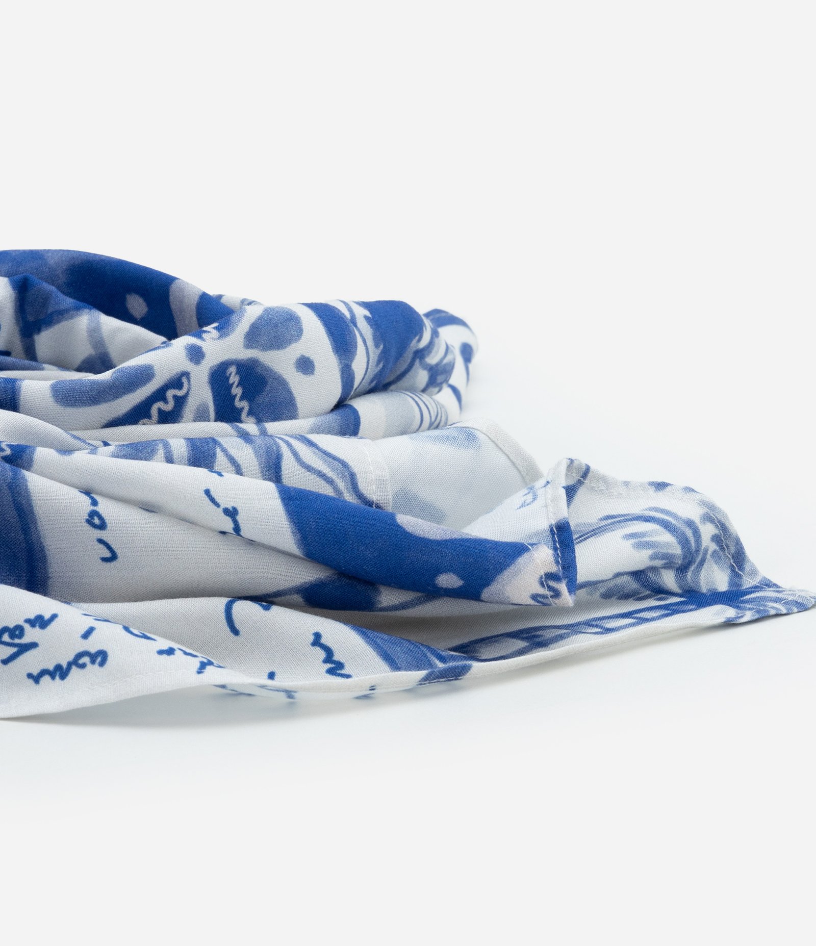 Lenço em Tricoline Estampado Andar com Fé Gilberto Gil Azul/Branco 6