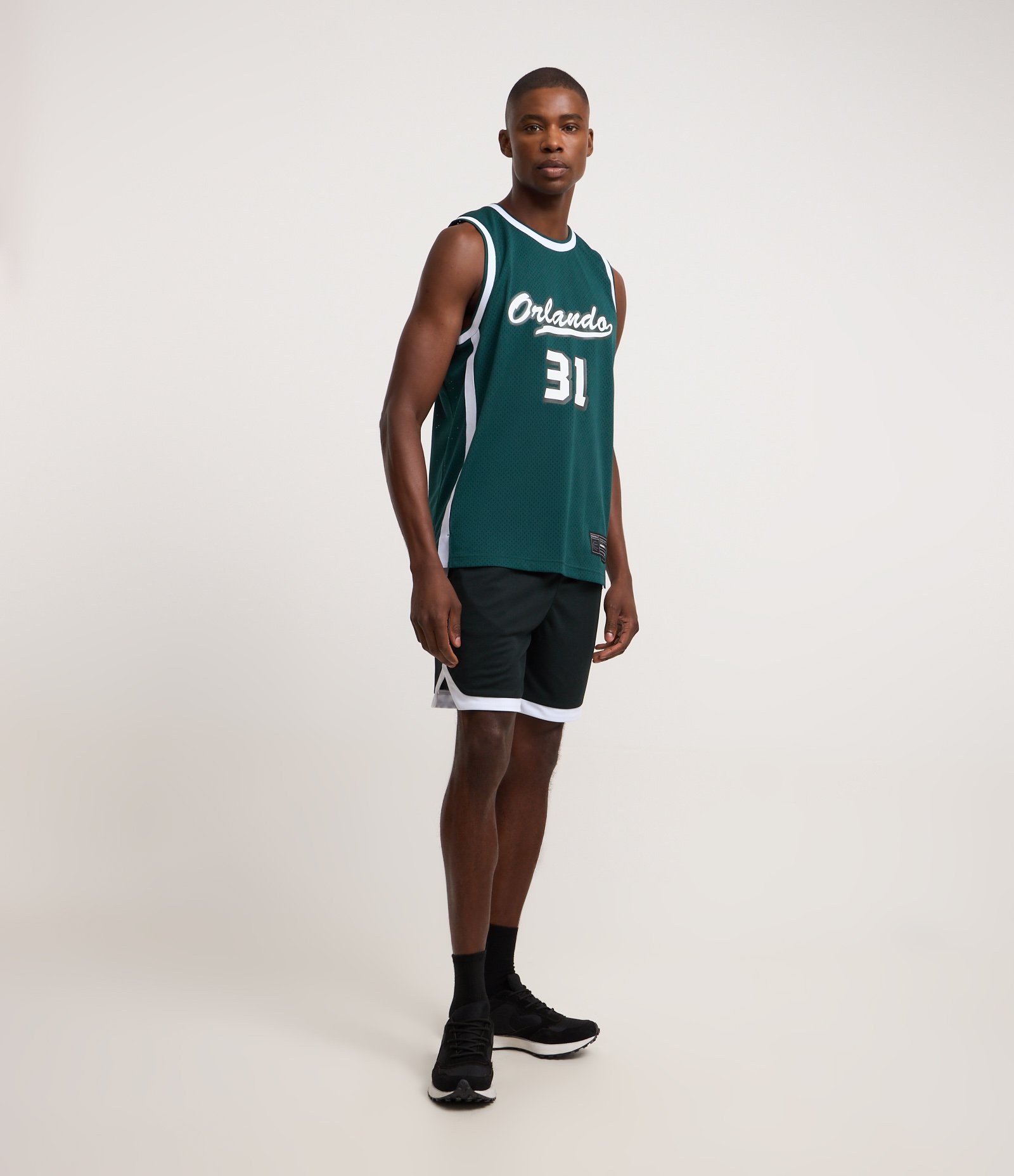Bermuda Esportiva de Basquete em Tecnologia Dry com Cós Elástico Preto 1