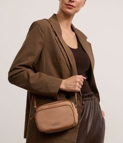 Bolsa Câmera com Bolso Externo e Detalhe Contrastante