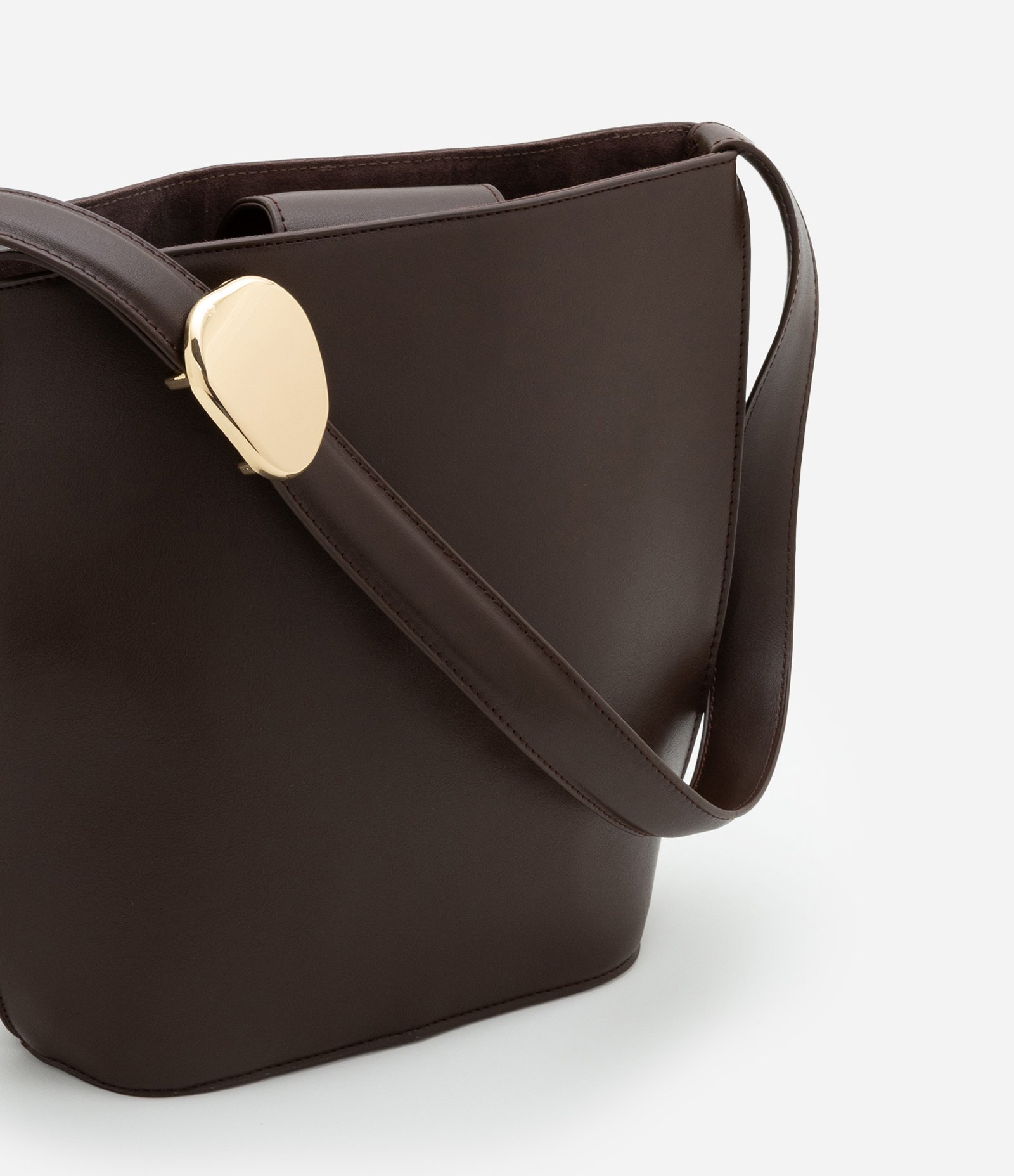 Bolsa Bucket Média com Detalhe na Alça Marrom 6