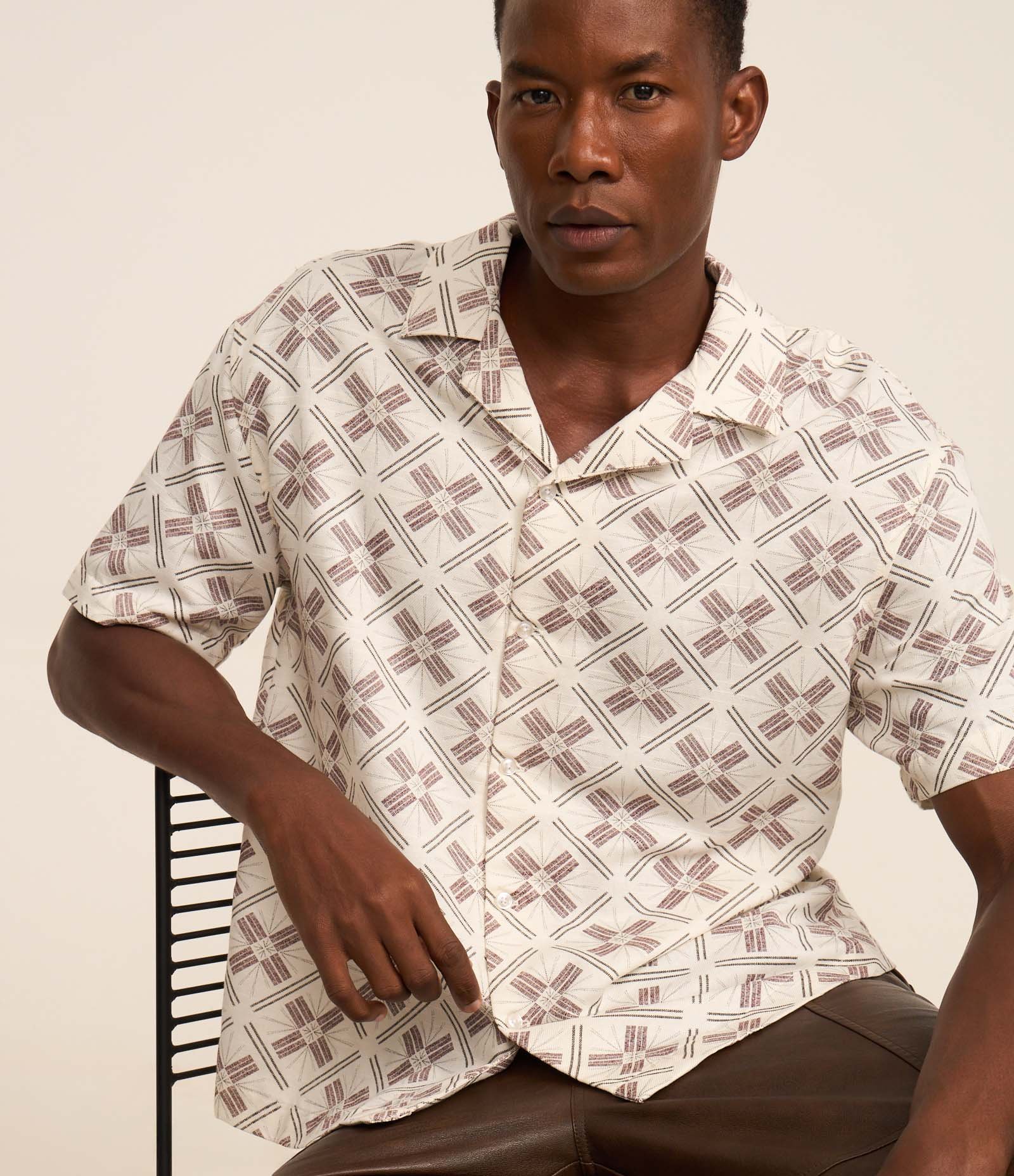 Camisa Boxy em Viscose com Textura e Estampa Geométrica Off White 3