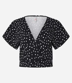 Blusa Curta Texturizada com Decote Transpassado e Estampa Poá