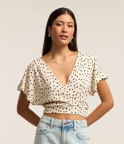 Blusa Texturizada com Estampa Poá e Decote Transpassado