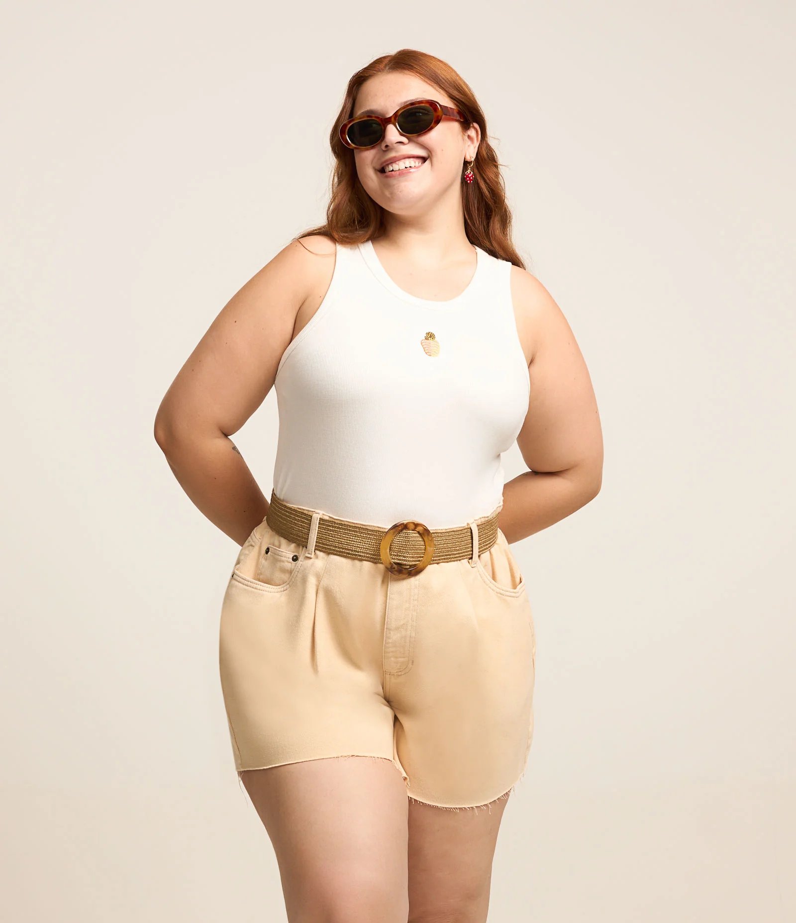 Short Evasé em Sarja Leve com Barra a Fio Curve & Plus Size Bege 1