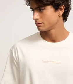 Camiseta Relaxed em Malhão com Estampa Lettering e Mapa