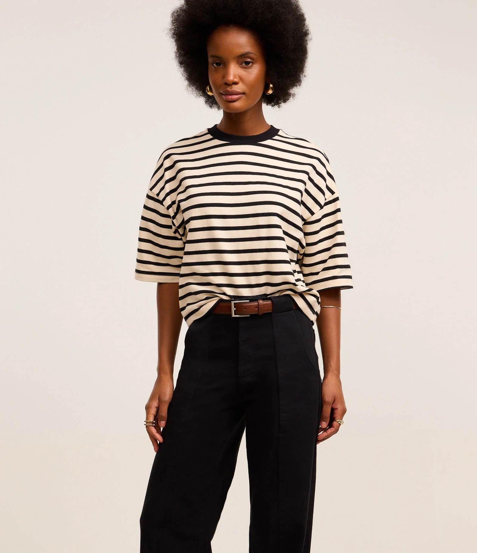 Calça Wide Leg em Sarja com Recortes Preto 2