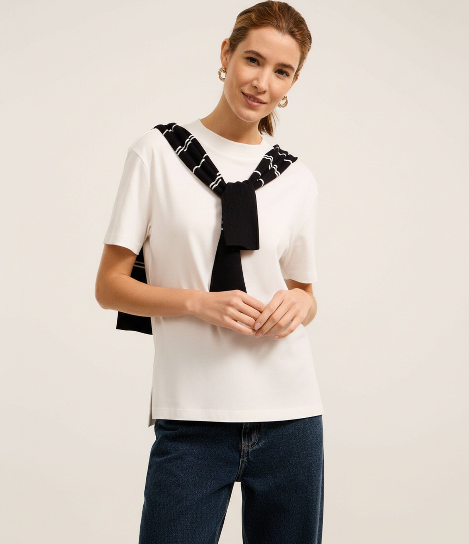 Blusa em Algodão Pima com Gola Redonda Branco 4