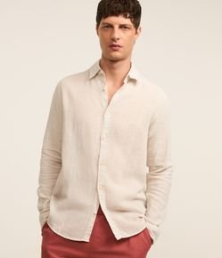 Camisa Regular em Linho e Gola Colarinho