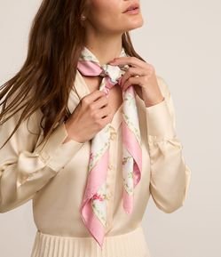 Lenço Acetinado com Estampa Floral