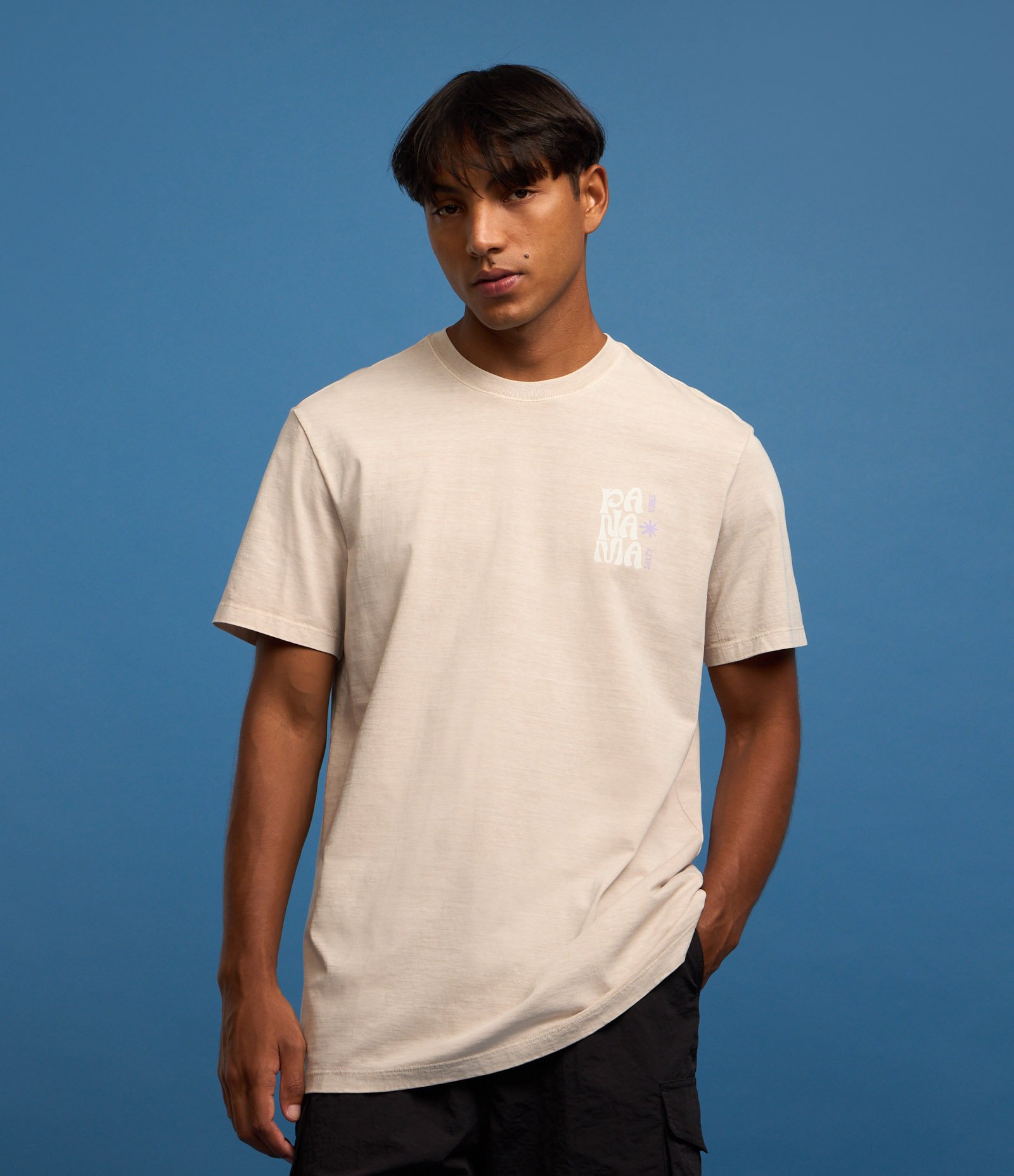 Camiseta Relaxed em Algodão Estonado com Ícones de Praia Bege 5