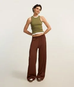 Calça Reta em Ribana Texturizada