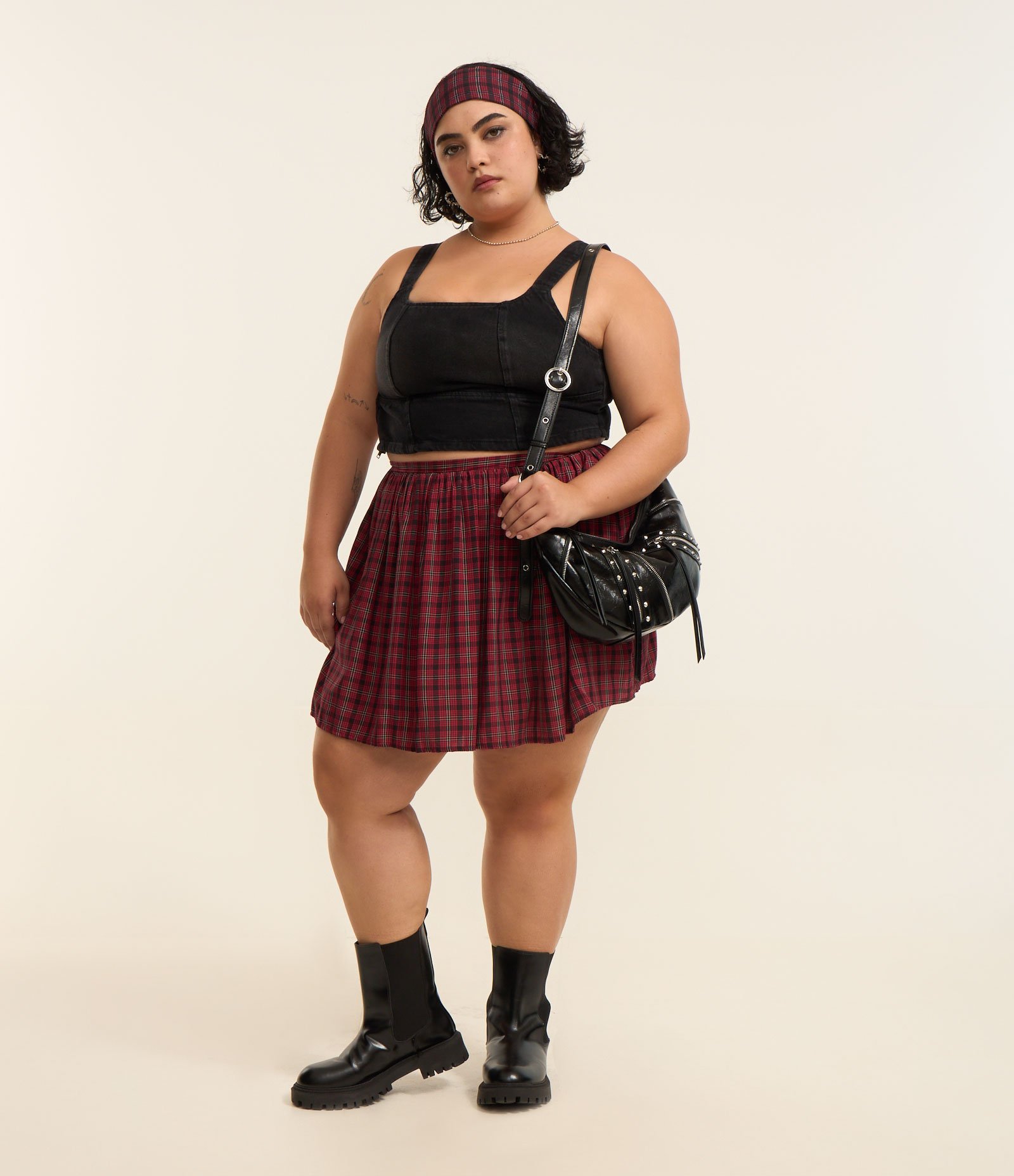 Top em Jeans com Detalhes em Recorte Curve & Plus Size Preto 2