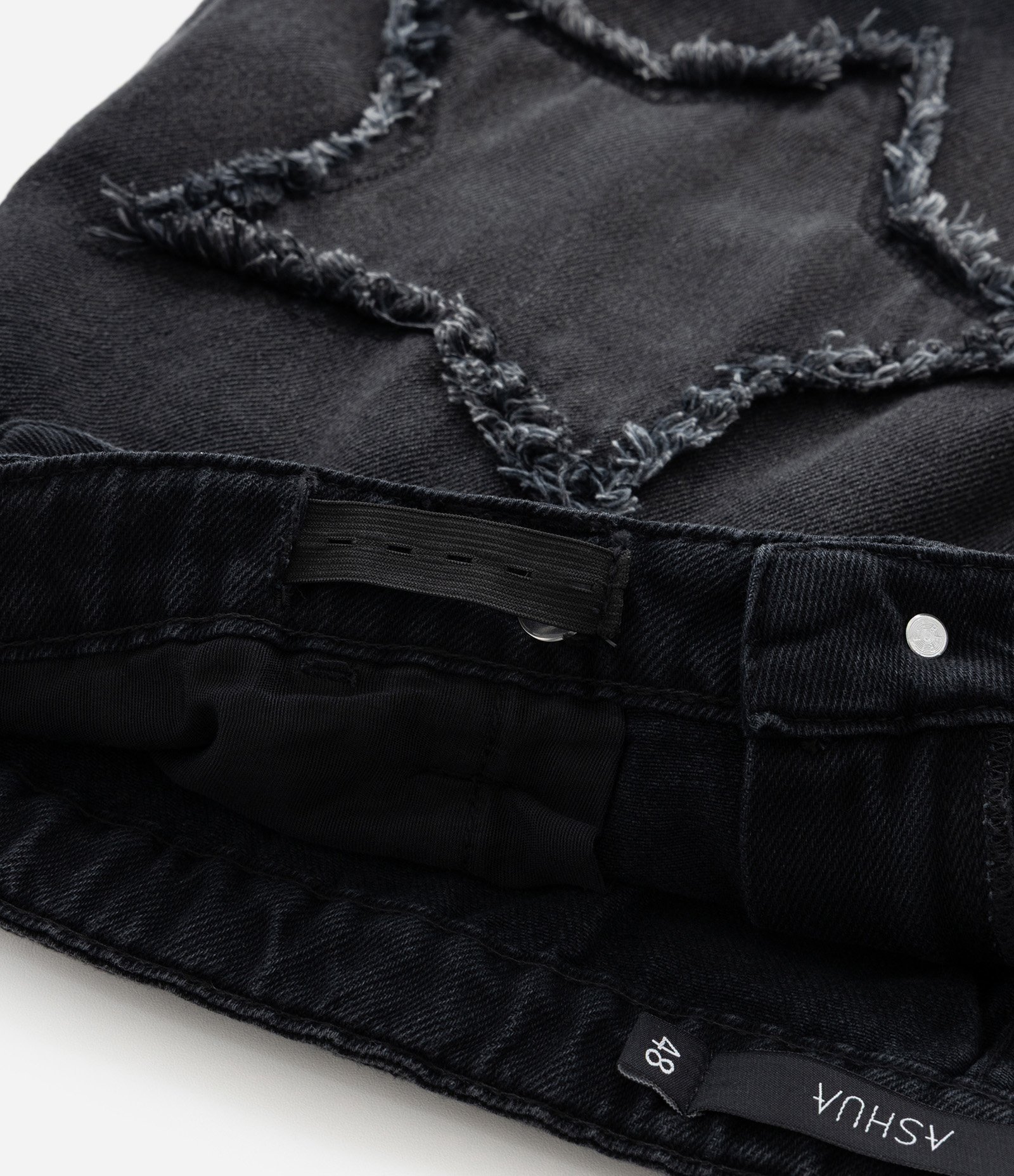 Saia Curta Jeans com Estrela e Cinto Curve & Plus Size Preto 7