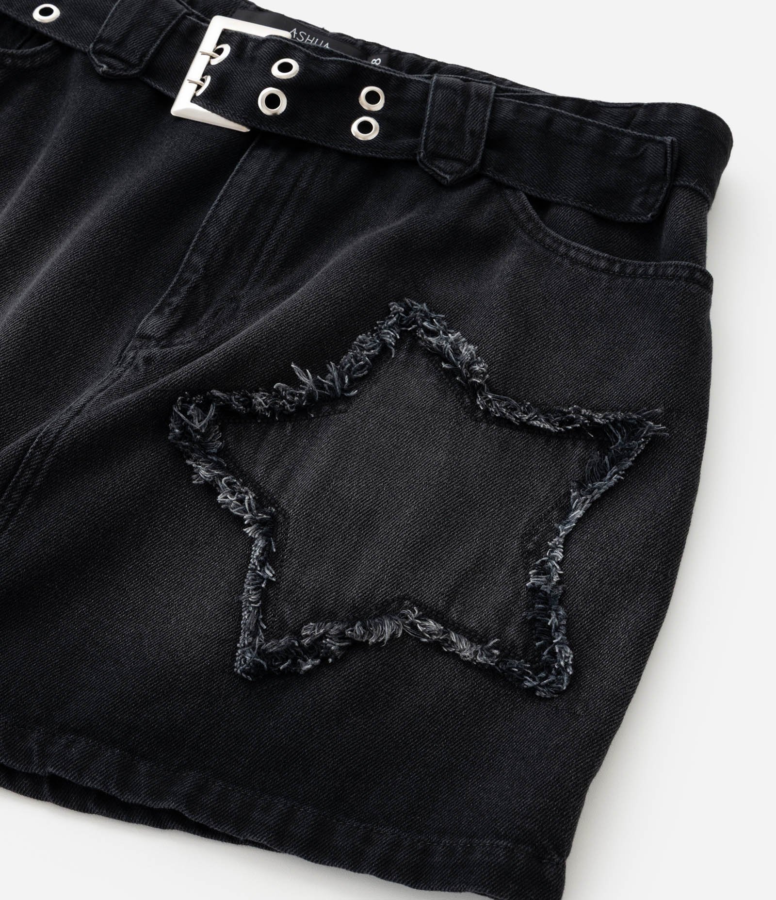 Saia Curta Jeans com Estrela e Cinto Curve & Plus Size Preto 8