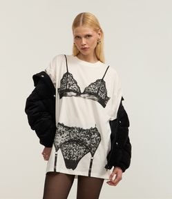 Camiseta Oversized em Algodão com Estampa Lingerie