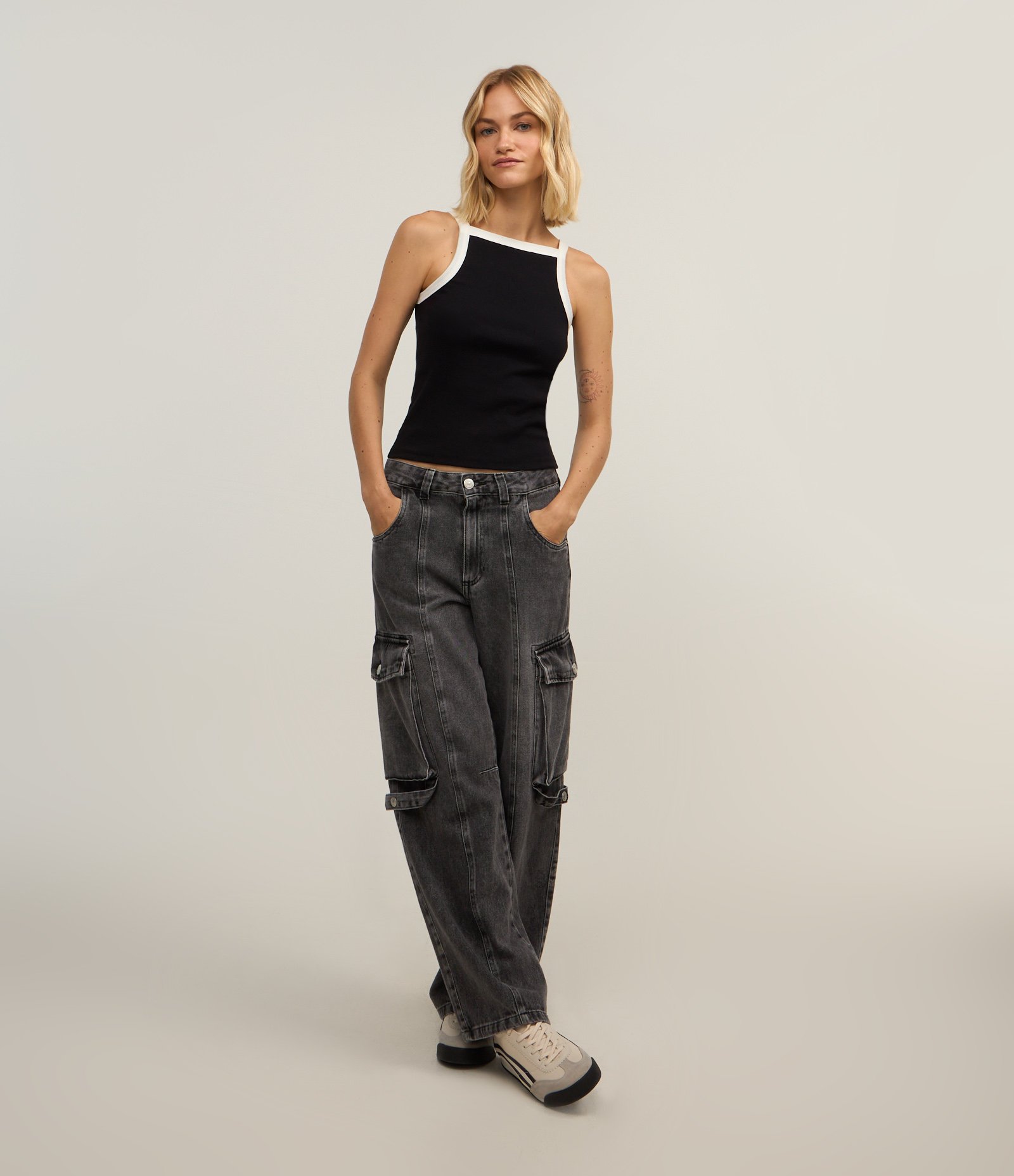 Regata em Ribana com Decote Halter e Viés Contrastante Preto 2