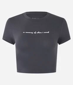 Blusa Baby Tee Cropped em Cotton com Lettering