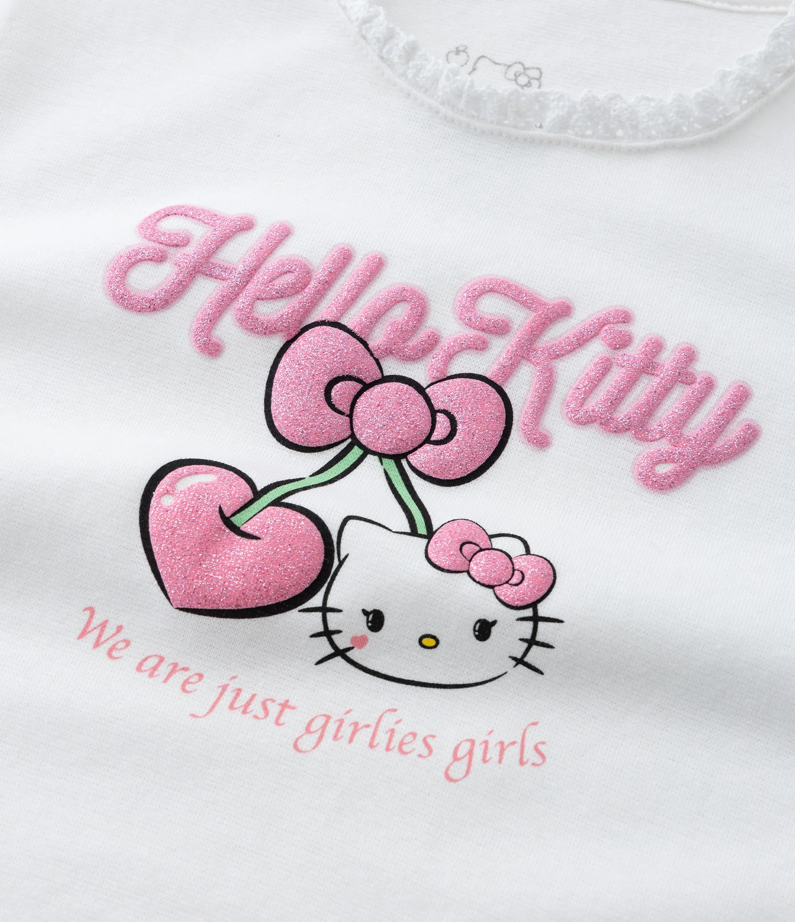 Camiseta Infantil com Estampa da Hello Kitty - Tam 5 a 14 Anos Branco 4