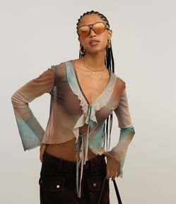 Blusa em Tule com Babados e Amarração em Estampa Degradê