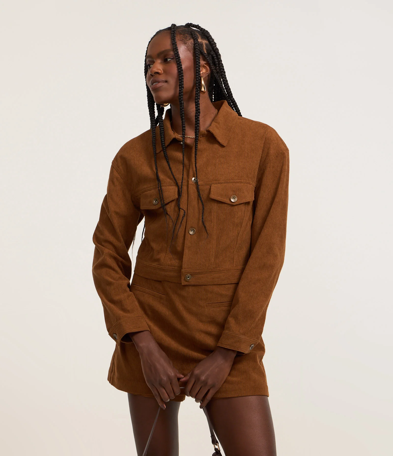 Jaqueta Curta em Veludo Cotele com Botões Frontais Marrom 1