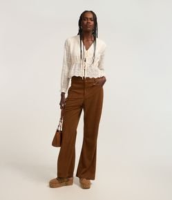 Calça Flare em Veludo Cotele