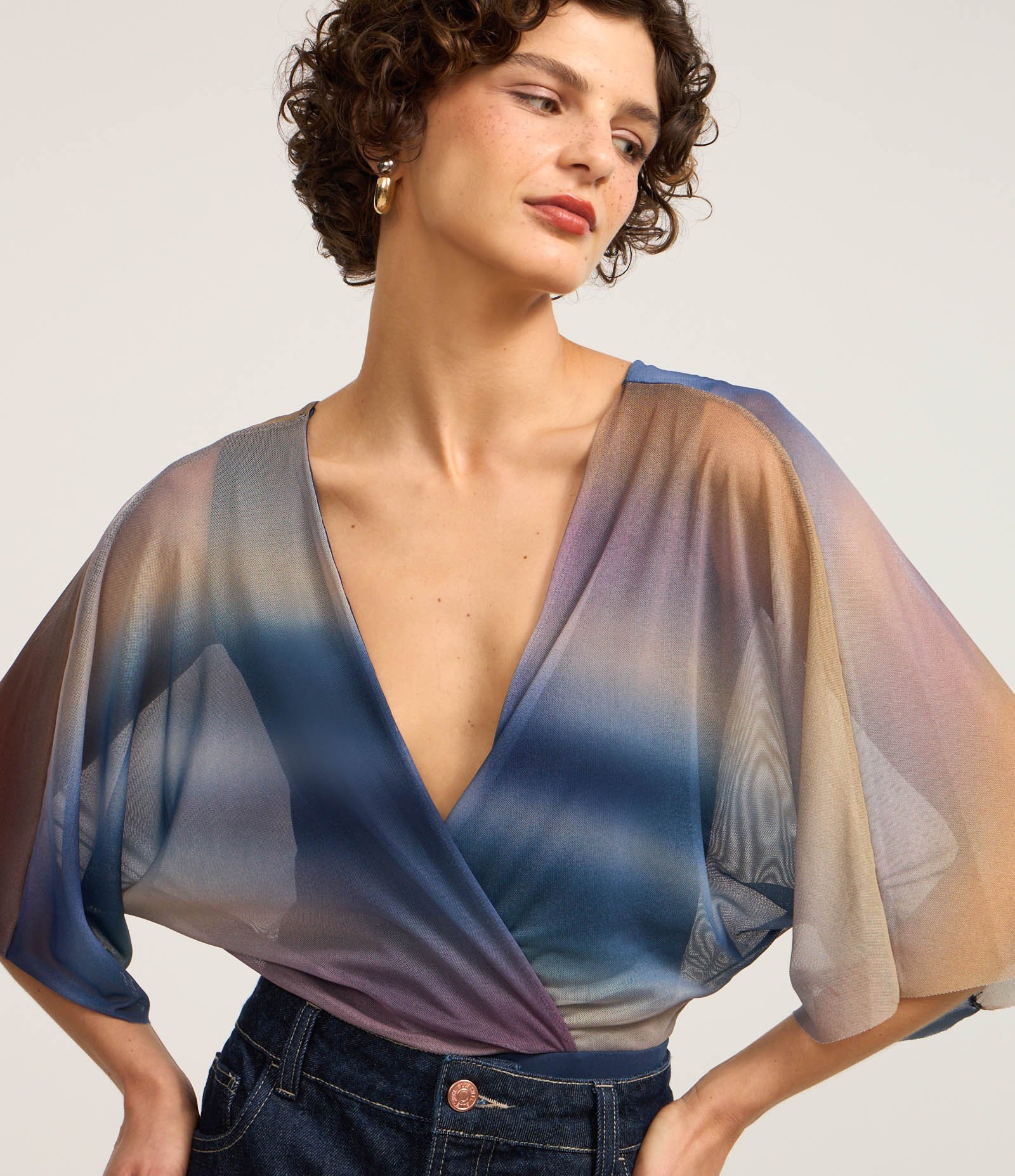 Body em Tule Transpassado com Decote em V Degradê Azul/Marrom/Lilás 1