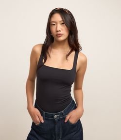 Blusa em Microfibra com Decote quadrado