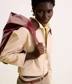 Jaqueta Regular em Sarja com Gola Contrastante e Bolsos