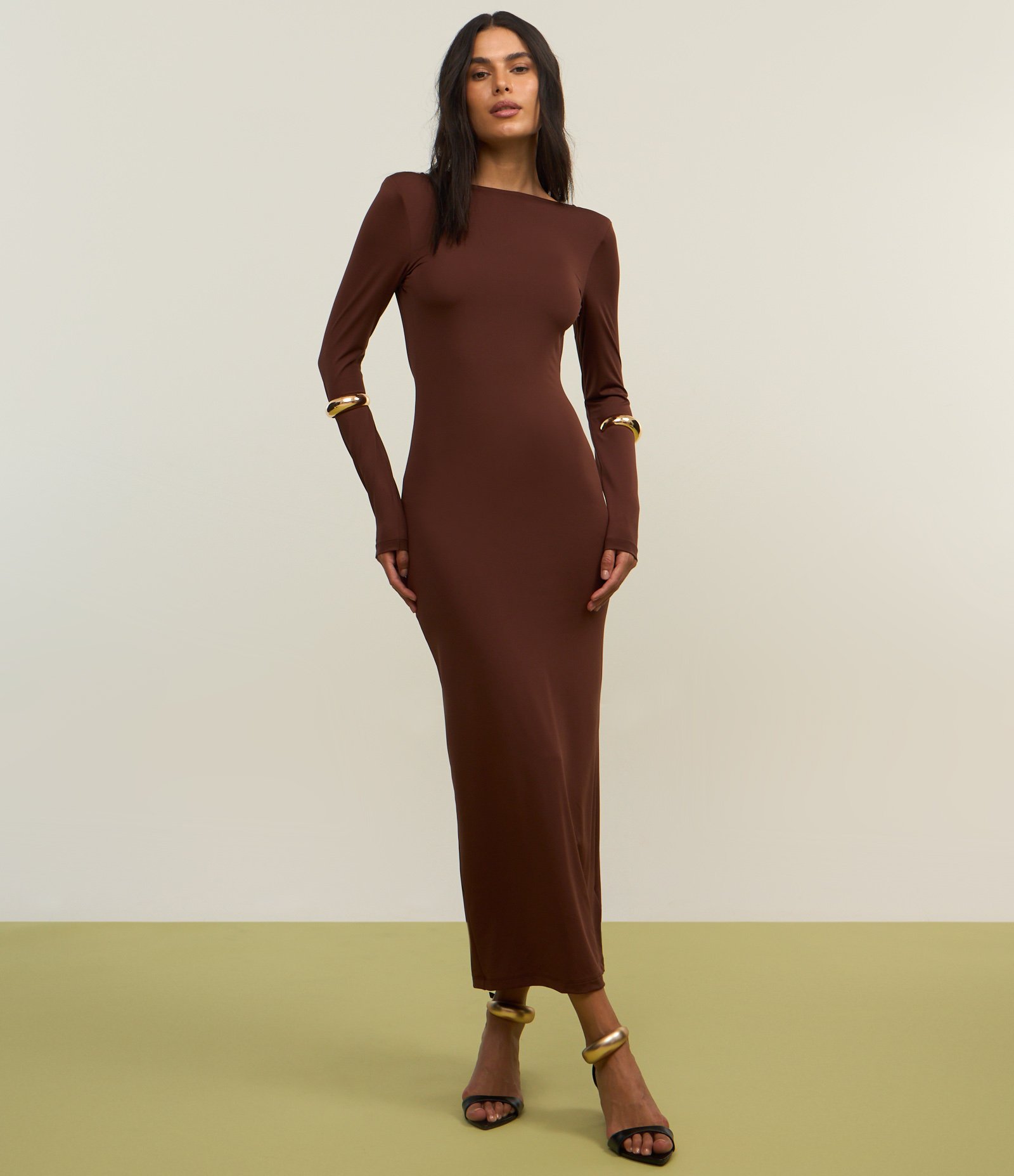 Vestido New Midi com Decote nas Costas e Fenda Marrom Chocolate 4